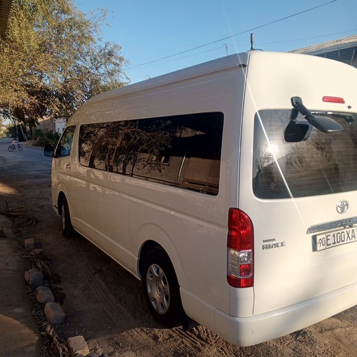Toyota Hiace sotiladi