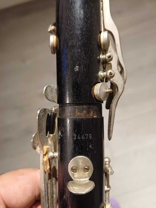 Vand clarinete pentru piese