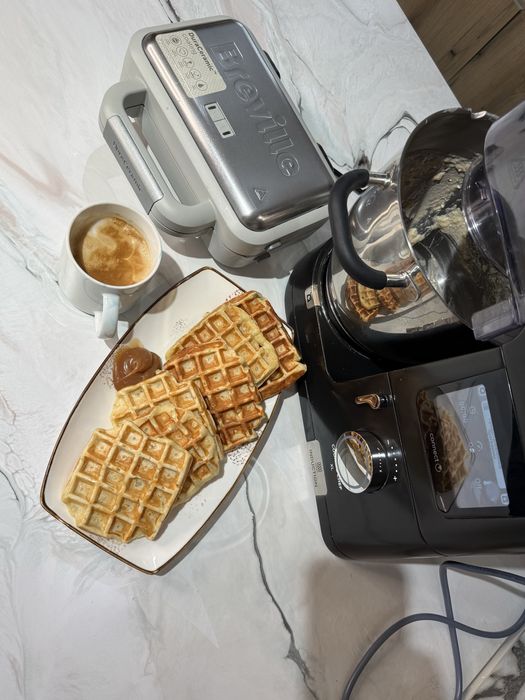 Вафельница Breville