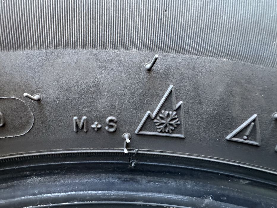 Автомобилни гуми 215 60 16 Mishelin