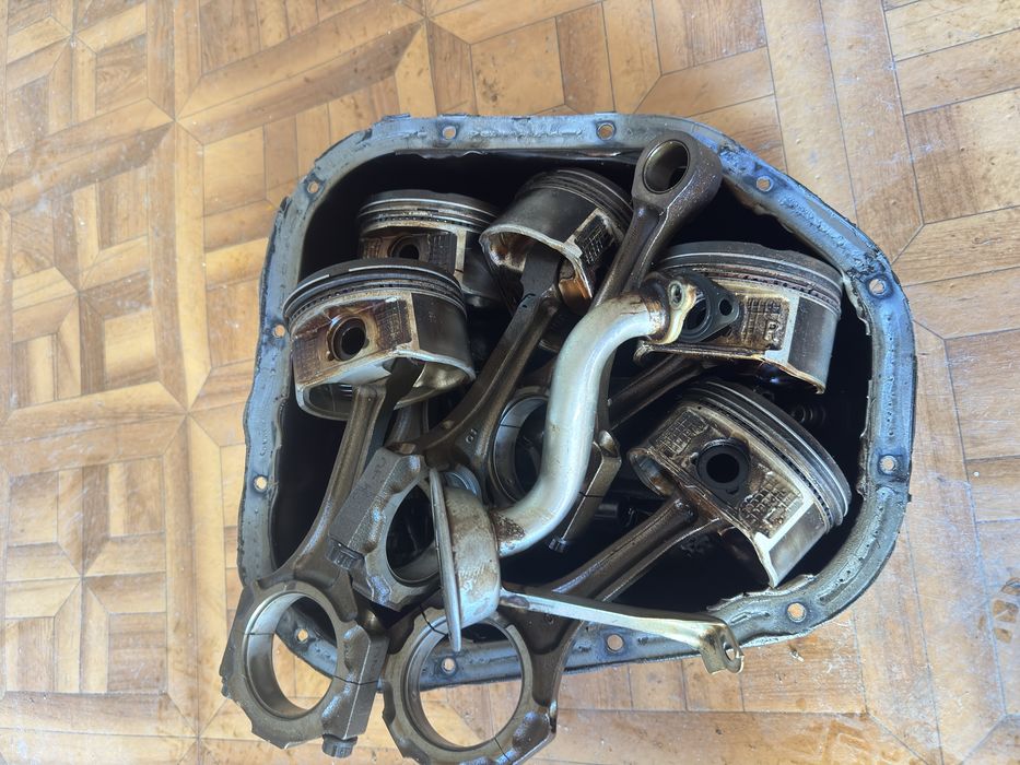 Продам Шатун,поршень