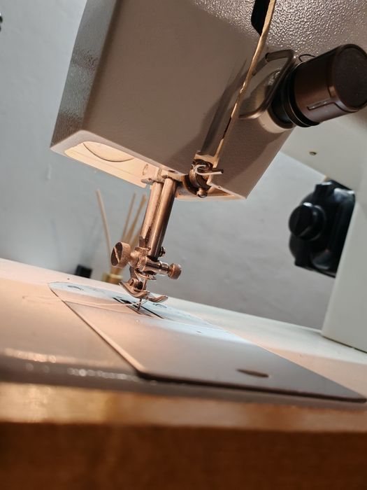 Masina de cusut electrică rusească "CEAIKA 143 A"