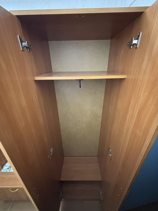 Шкаф и прихошка для дома