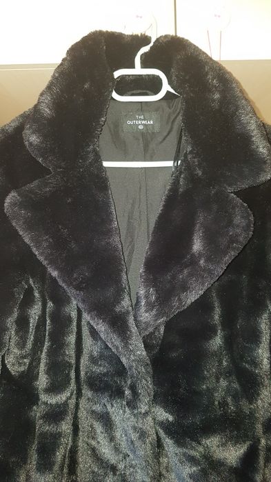 Черно дълго  пухче