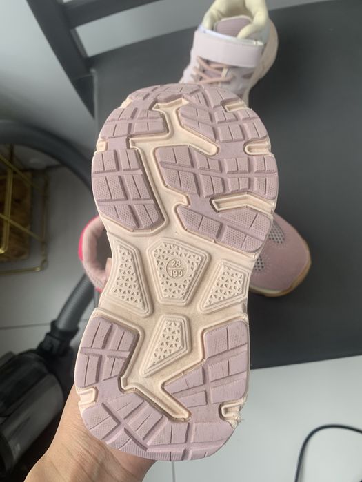 Кроссовки для девочки