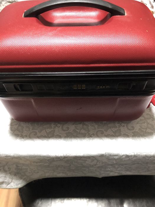 Vând casetă bijuteri