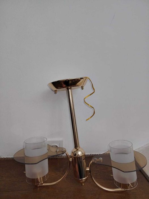 Люстра новая двух рожковая.