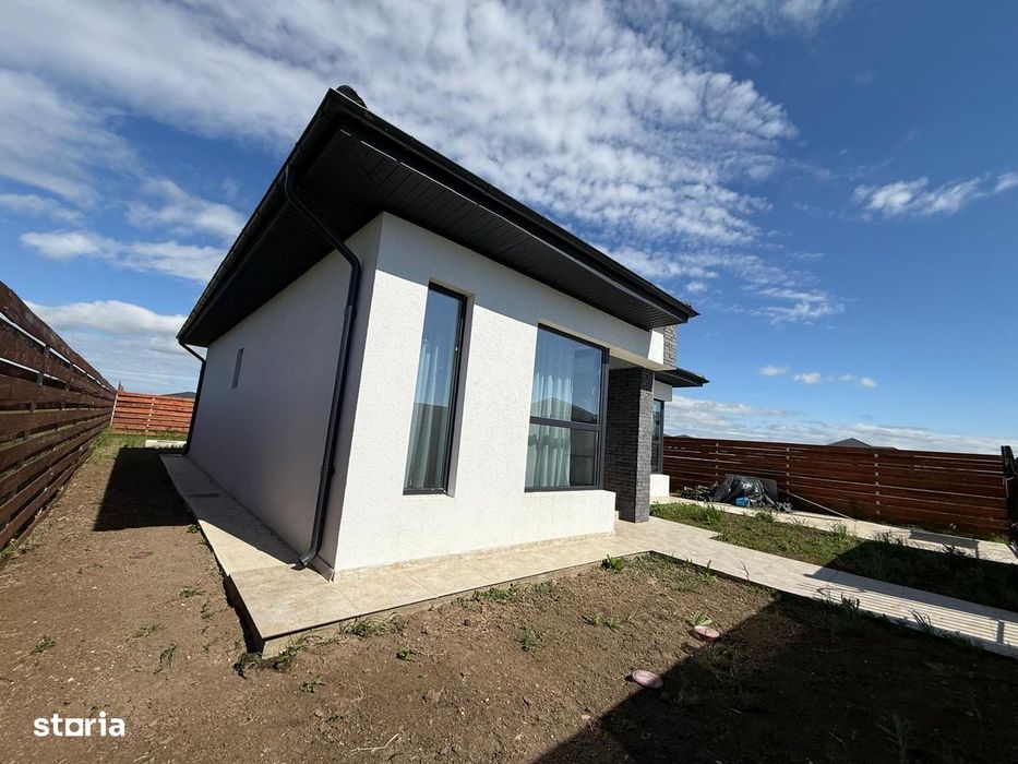 Casa individuala parter - 3 camere- 2 bai - teren 375mp