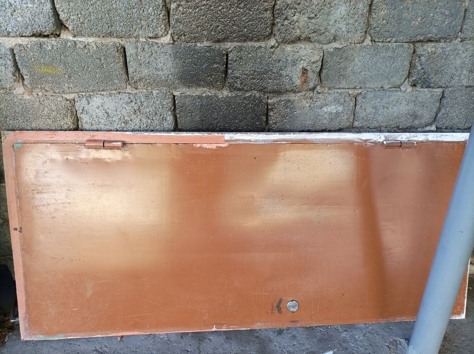 Железная дверь тяжёлая б/у