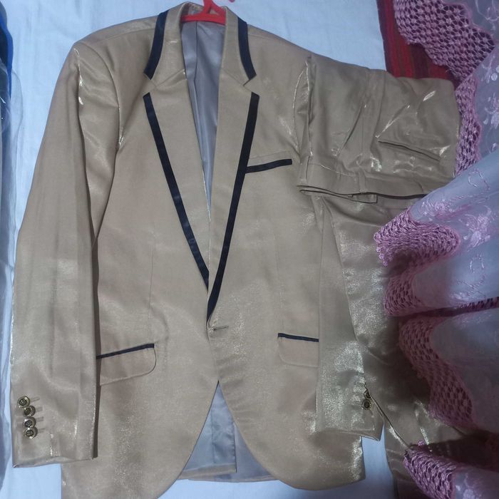 Костюм шим мужской куёвлик 44-46 размер ЗОЛОТОЙ ЦВЕТ60килодан70 кггача