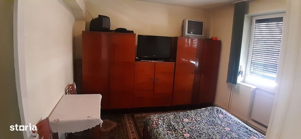 Vindem 2 camere vis-a-vis de "Star"