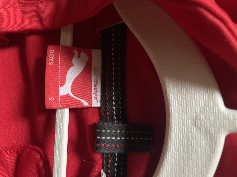 Gecuta Puma Ferrari masura S kids, 29 lei !