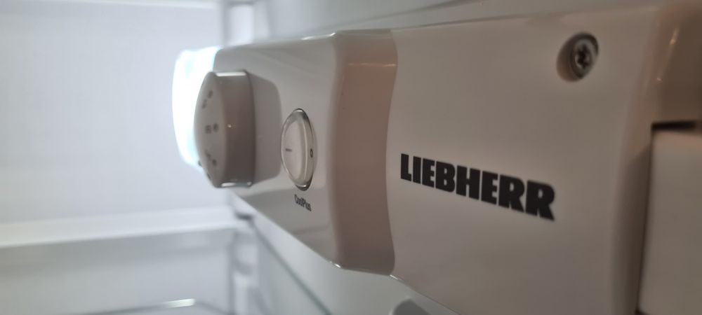 Хладилник с камера Liebherr А++ 181см Червен