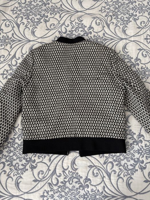 Бомбер твидовый эмираты