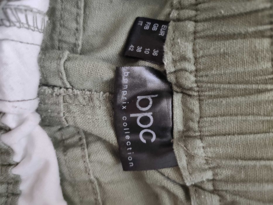 Pantaloni scurti (bermude) din in Bonprix 36 - oliv