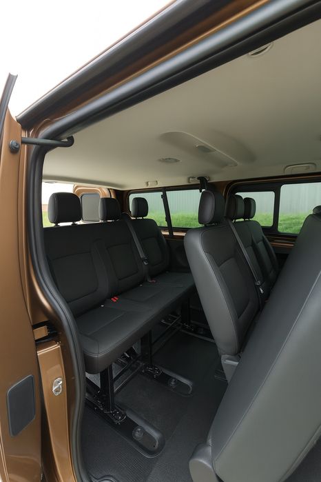 Opel vivaro 8+1 extra lung