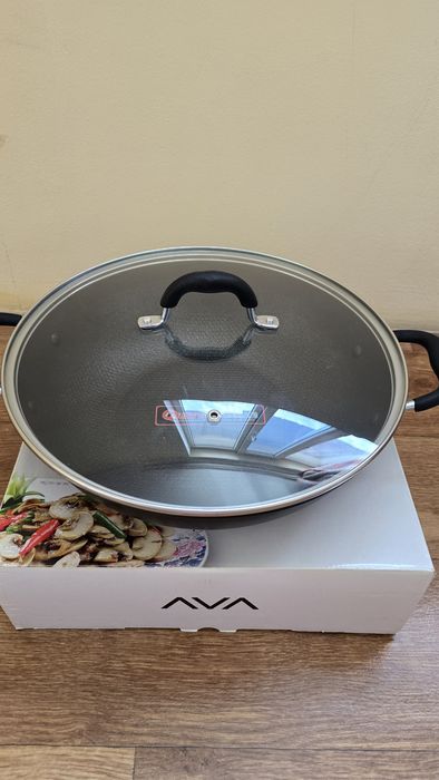 Новый казан с крышкой.