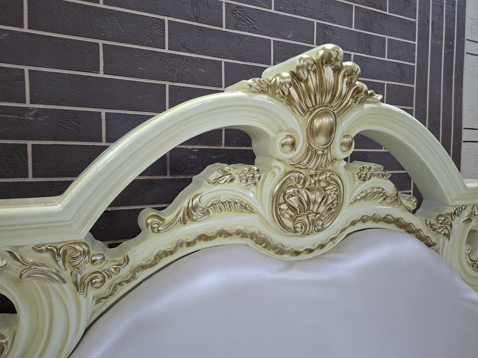 Dubayiskiy spalni garnitur