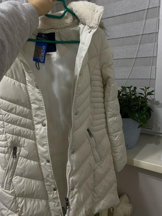 Куртка белого цвета