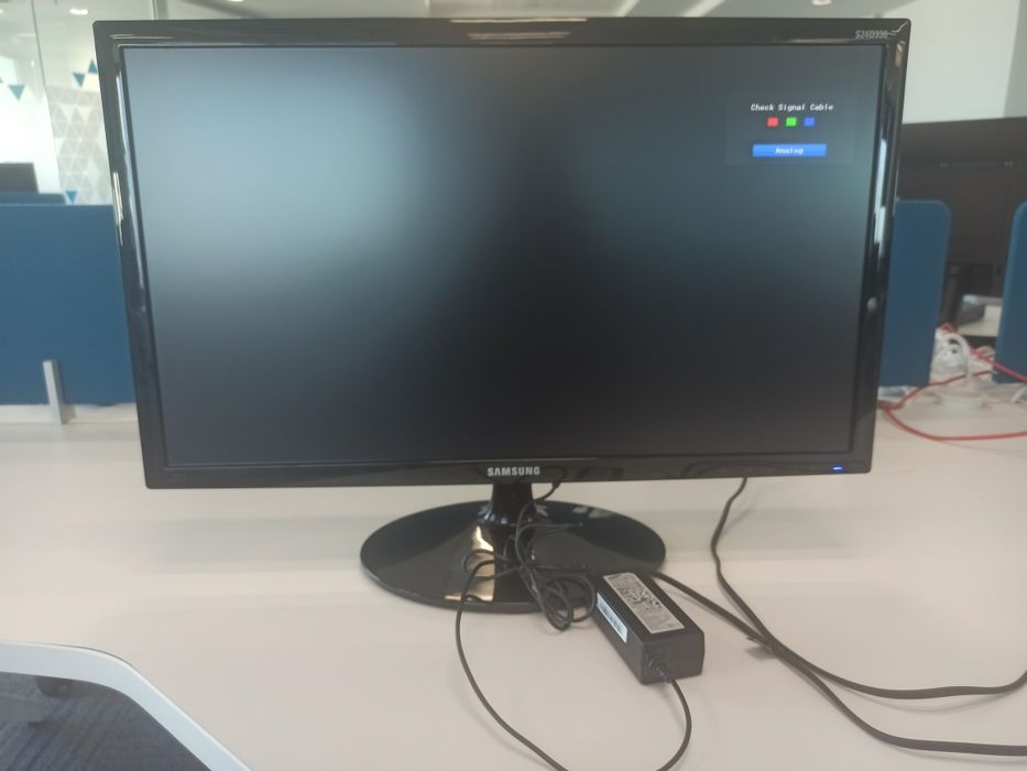 24" Монитор Samsung S24D330 / Full HD -  За офис и дома
