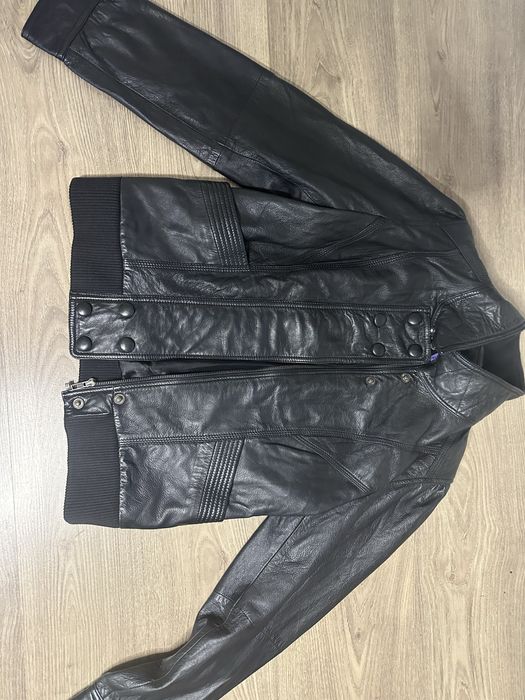 Чисто ново яке ,естествена кожа.