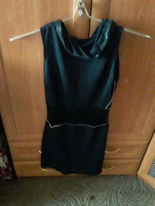 Продам платья для девушек