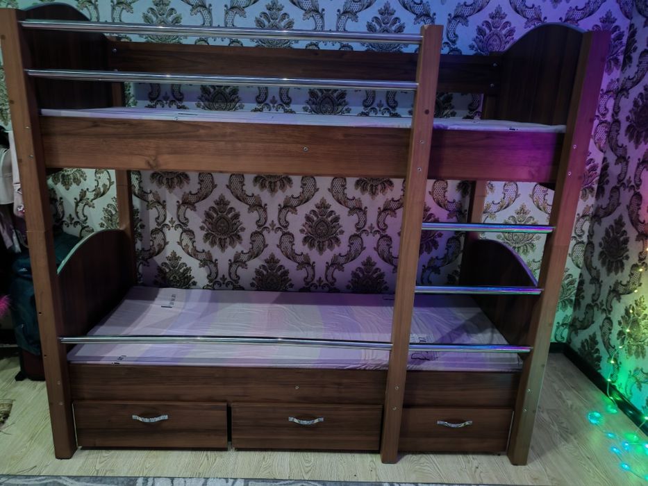 Двухъярусная кровать в отличном состоянии