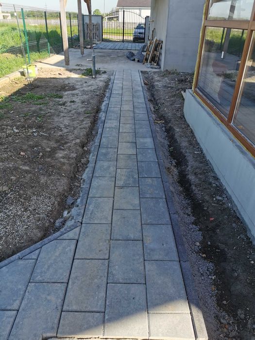 Montaj Pavaje și spații verzi