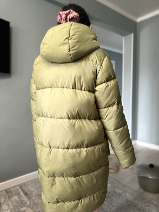 Пуховик зимний                  .