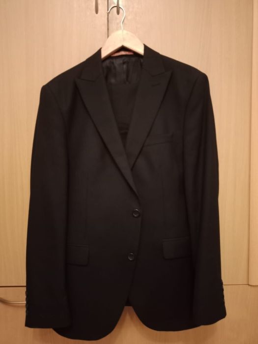 Продам костюмы на мероприятие.