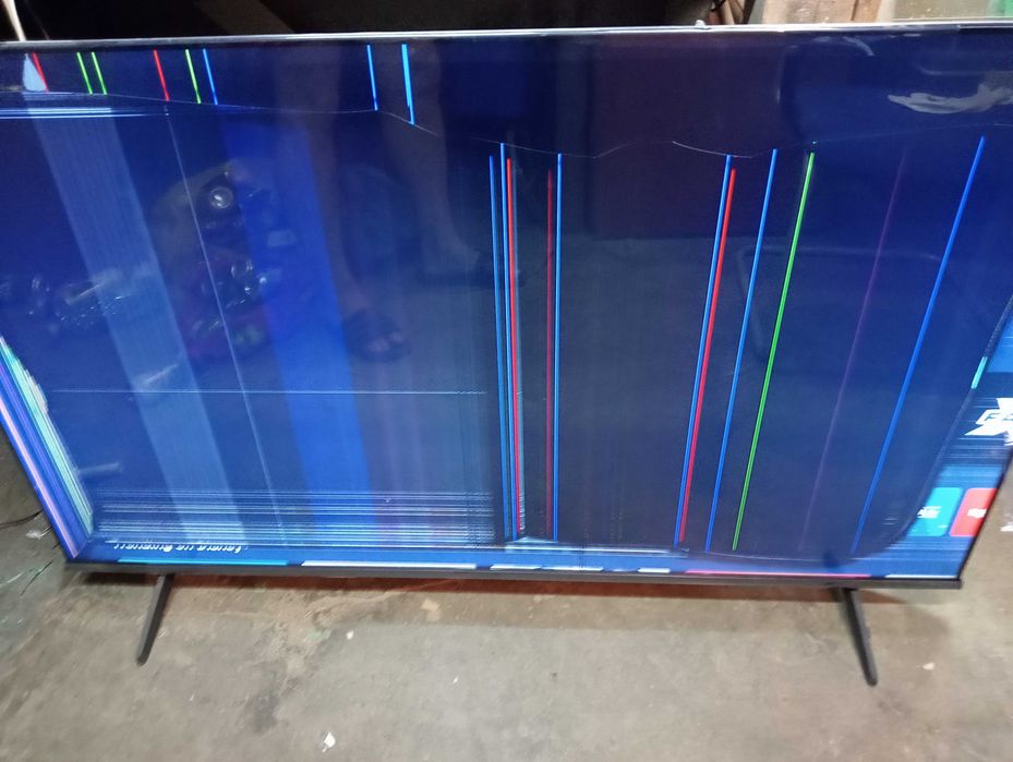 Televizor smart Hisense 55AQ6-display spart