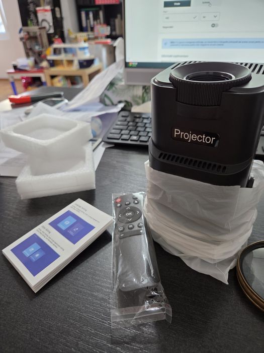 Video Proiector Portabil cilindric HY320 MINI