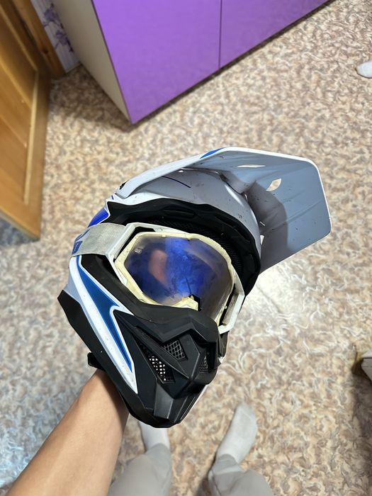 Продам мотошлем!