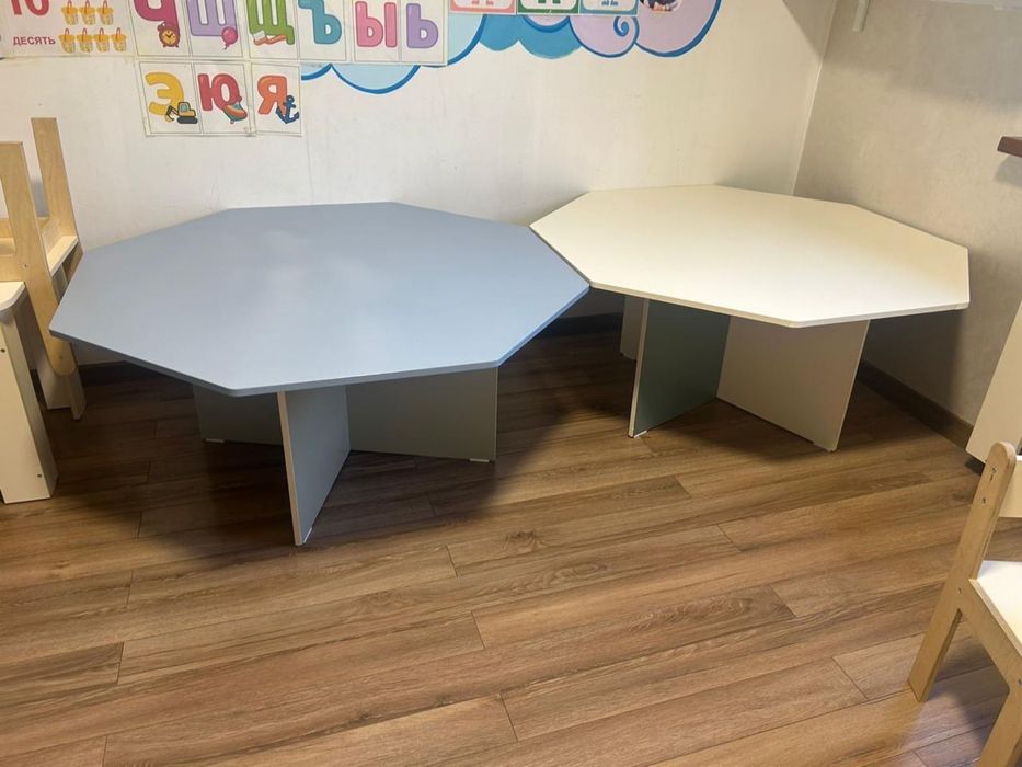 Срочно Продам детские столы