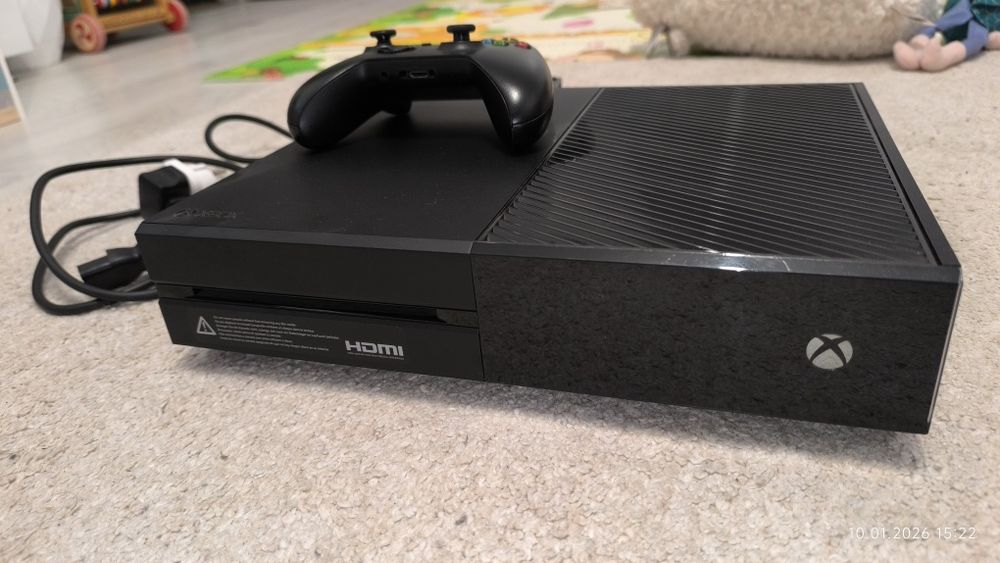 Xbox One S 500GB + Controller + 7 Jocuri | Stare impecabilă
Vând Xbox