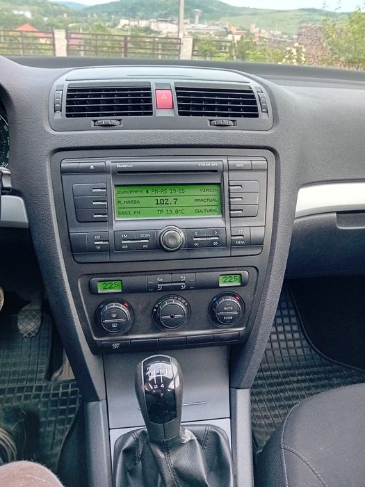 Vand Skoda Octavia 2,  benzina
