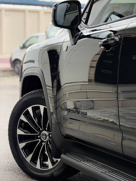 Toyota Land Cruiser LC300 GR Sport