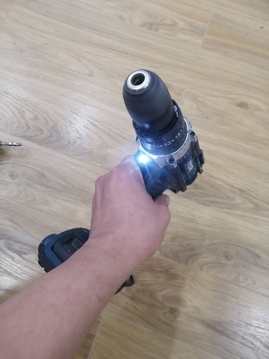 Продам шуруповерт