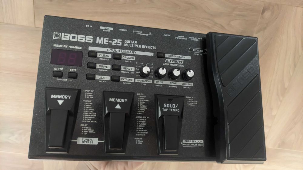 Гитарный процессор Boss ME 25
