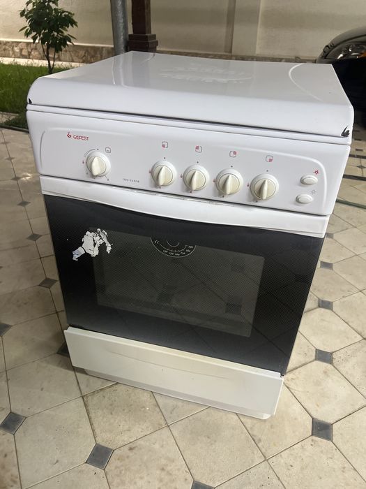 Продам газовую плиту Gefest