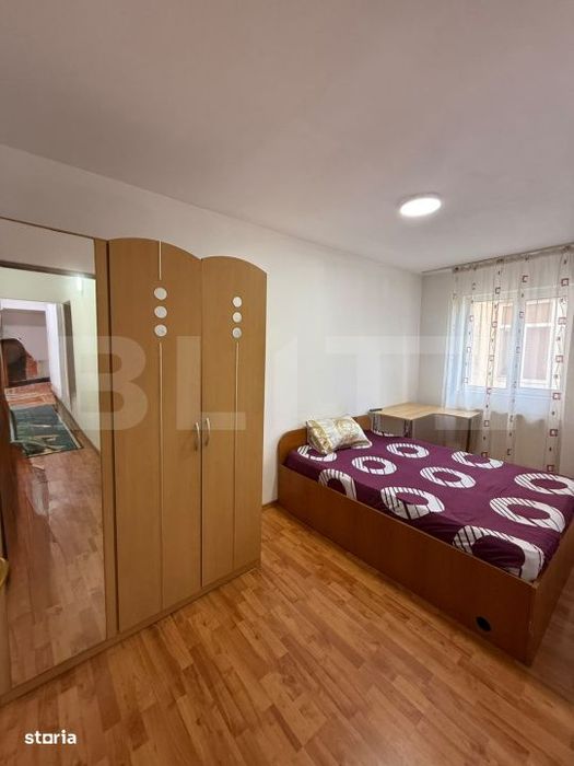 Apartament 3 camere, decomandat, Zona 9 Mai, Et 2