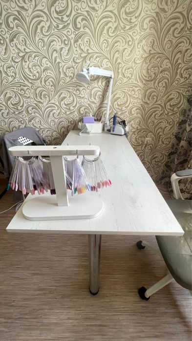 Продам маникюрный стол