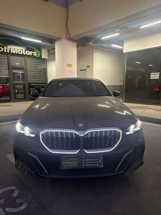 BMW i5 40L 2025 yil