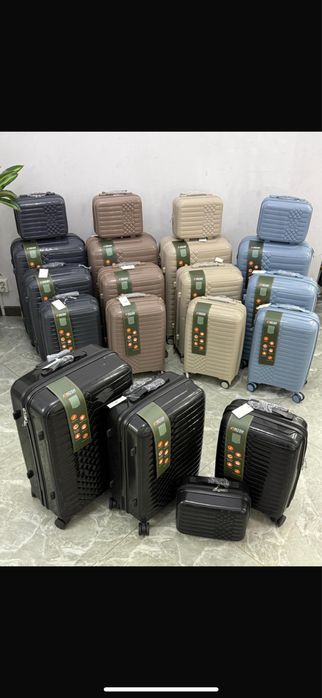 Чемоданы полипропилен.