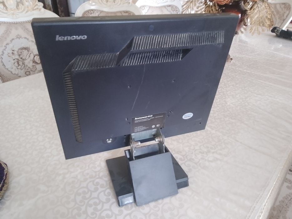 ЖК Монитор Lenovo