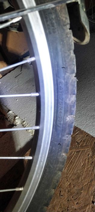 Vând 2  Biciclete.
