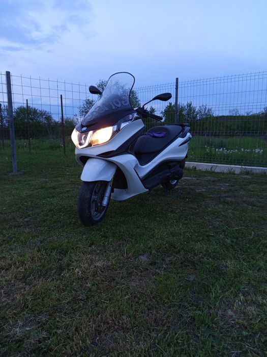 Maxi scooter Piaggio x10