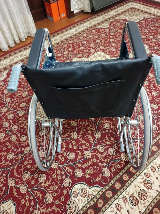 Ногуронлар коляскаси сотилади