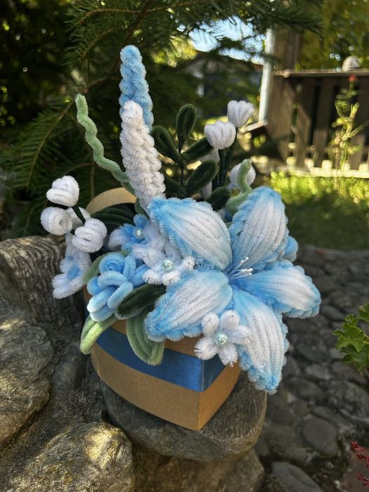 Aranjament handmade din sârmă plușată