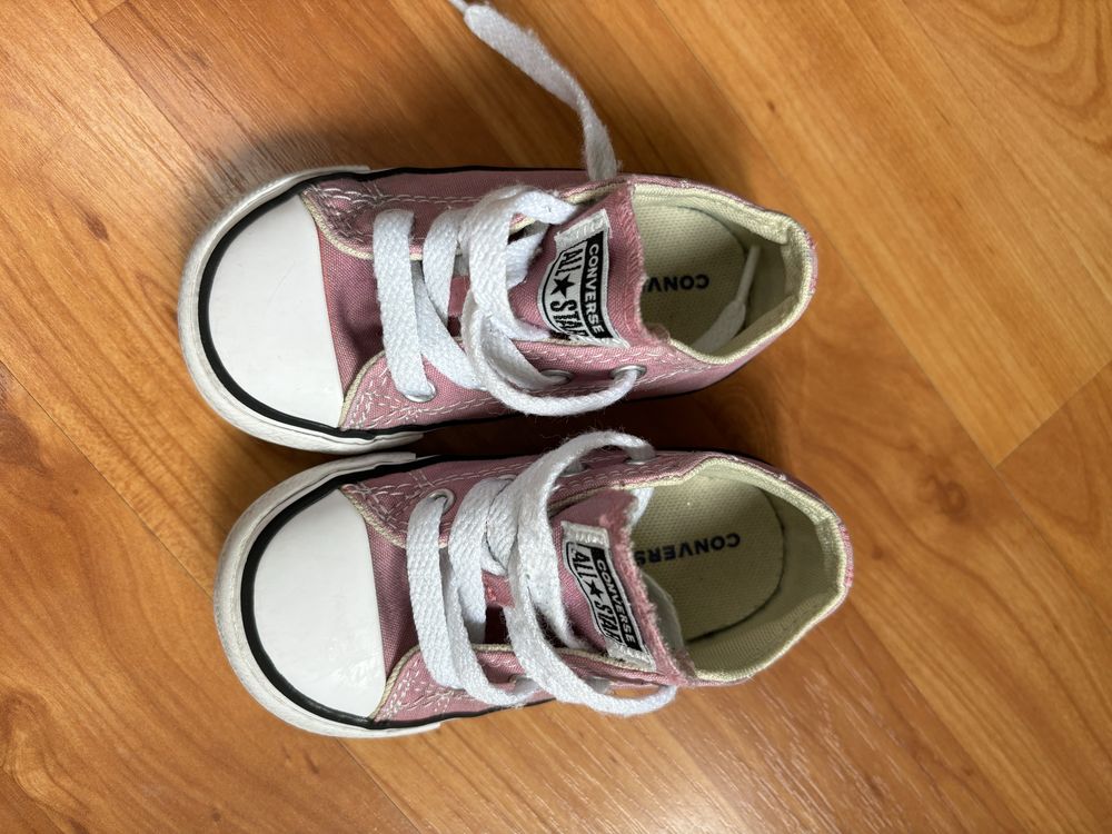 Tenesi copii Converse roz mov Marimea 22 Bucuresti Sectorul 4 OLX.ro